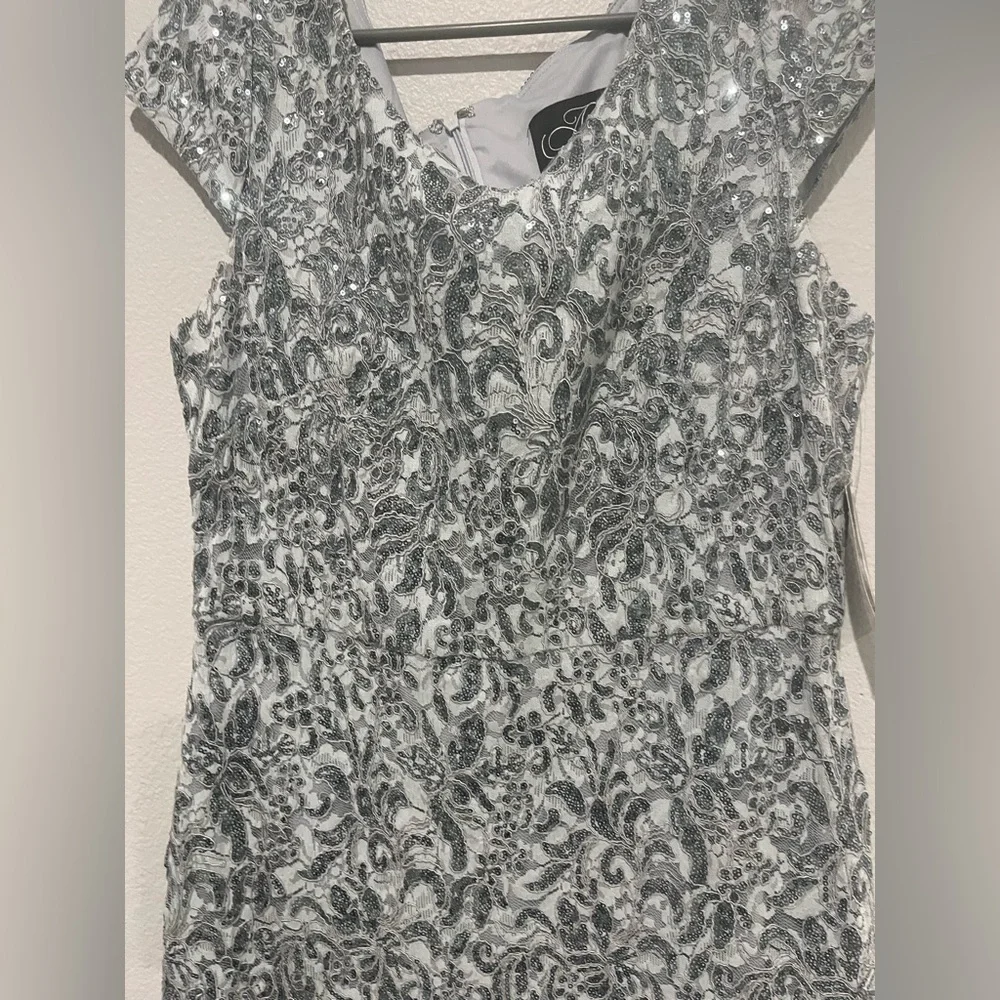 Alex Evenings Sequin Cap Sleeve Column Gown Sz 14 in light mint color - Picture 6 of 12
